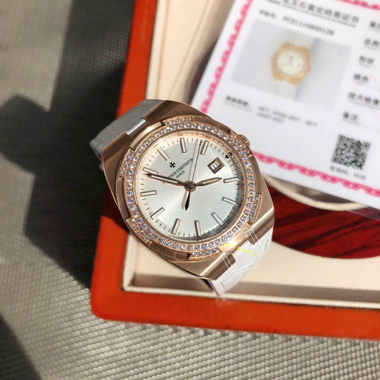 高端真钻女表Vacheron Constantin   Overseas 系列1225V/000R-B592，1225V/200A-B590 wrist watch  / JS261