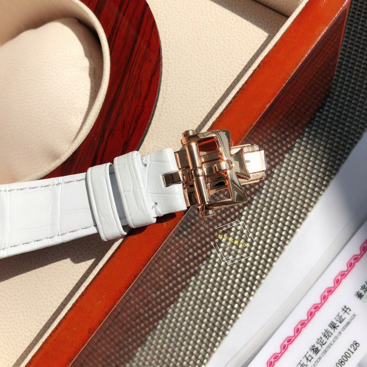 高端真钻女表Vacheron Constantin   Overseas 系列1225V/000R-B592，1225V/200A-B590 wrist watch  / JS261