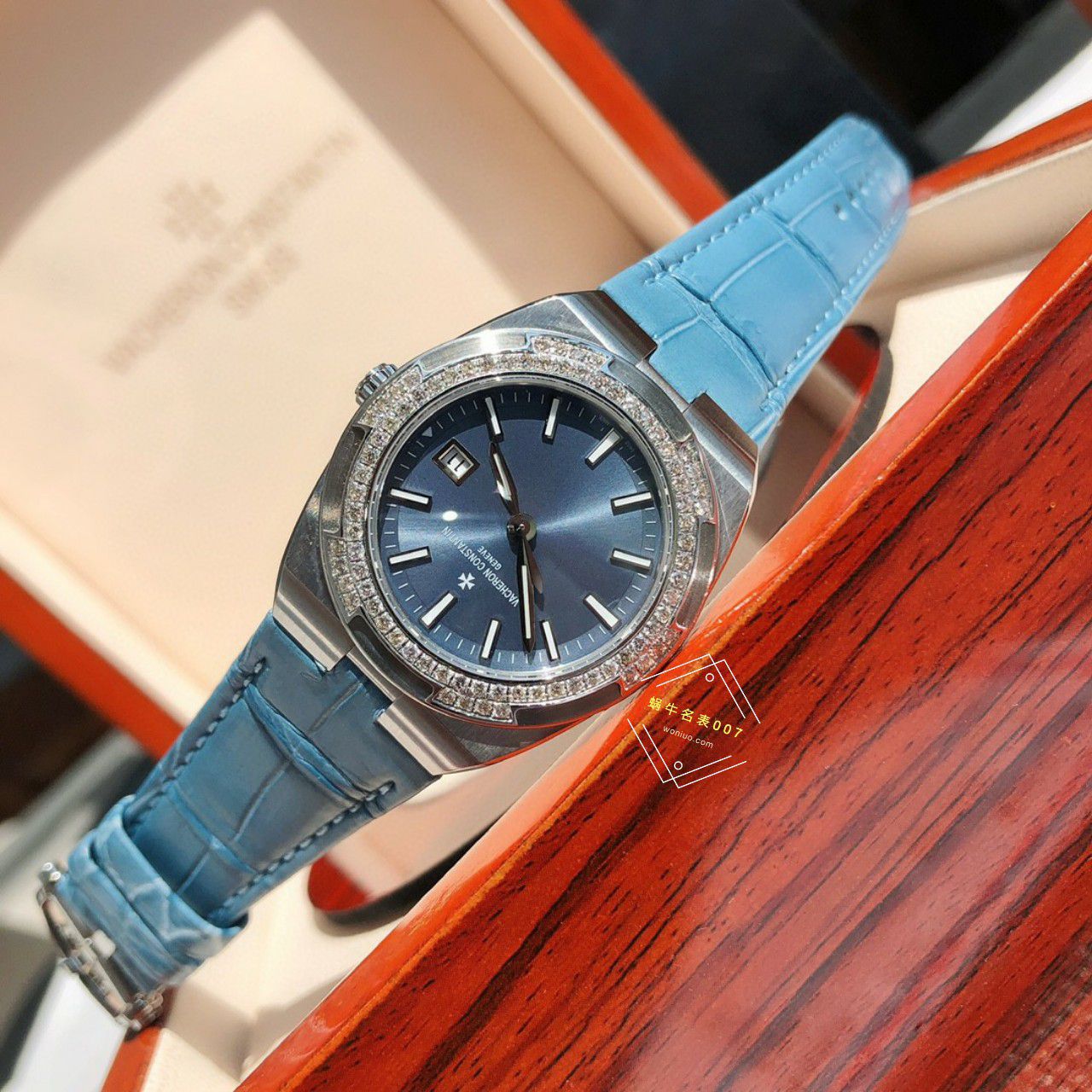 高端真钻女表Vacheron Constantin   Overseas 系列1225V/000R-B592，1225V/200A-B590 wrist watch  / JS261
