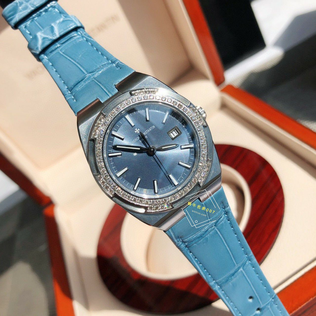 高端真钻女表Vacheron Constantin   Overseas 系列1225V/000R-B592，1225V/200A-B590 wrist watch  / JS261