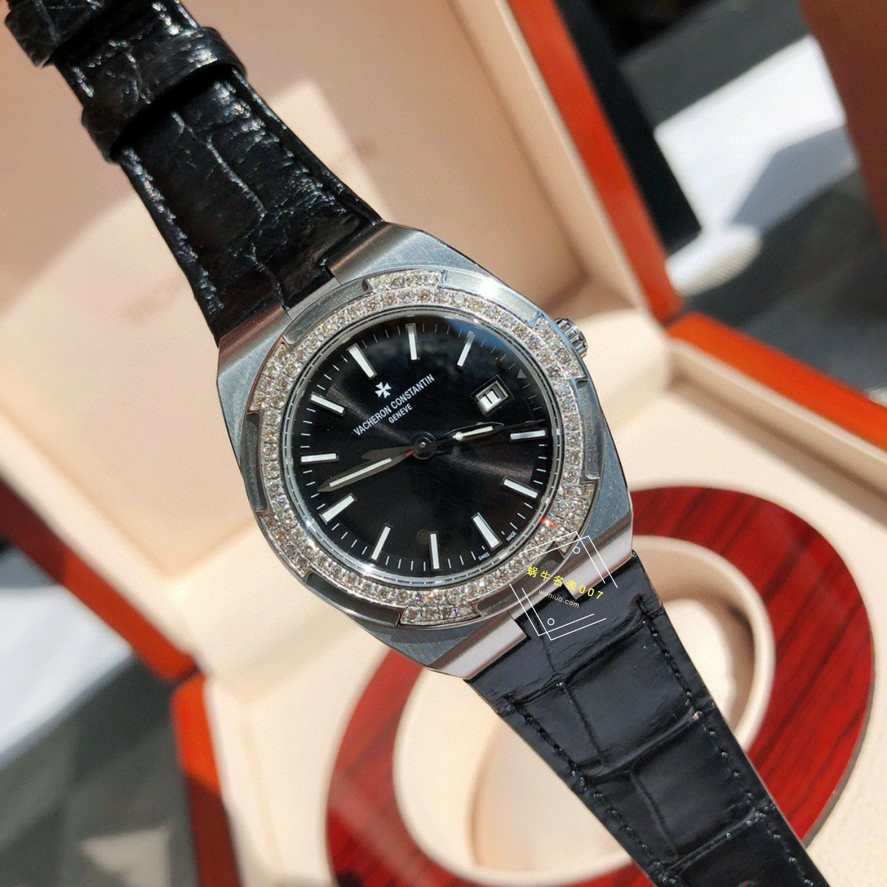 高端真钻女表Vacheron Constantin   Overseas 系列1225V/000R-B592，1225V/200A-B590 wrist watch  / JS261