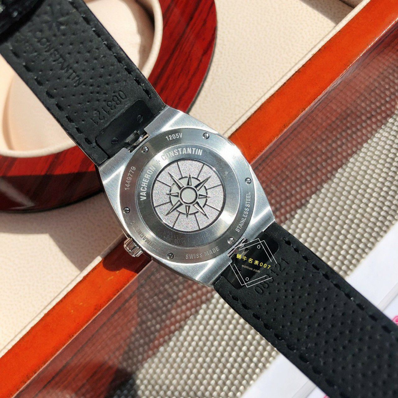 高端真钻女表Vacheron Constantin   Overseas 系列1225V/000R-B592，1225V/200A-B590 wrist watch  / JS261