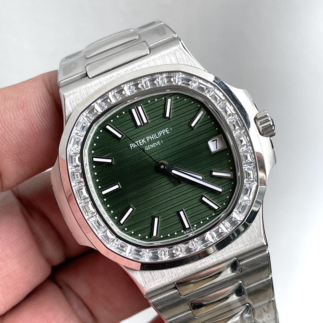 3k Factory 超A复刻 PATEK PHILIPPE  Nautilus 钻圈高仿5711/1300A-001 wrist watch  / BD390
