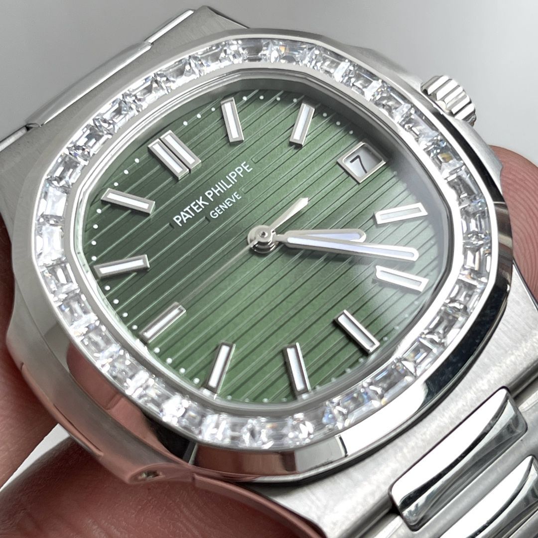 3k Factory 超A复刻 PATEK PHILIPPE  Nautilus 钻圈高仿5711/1300A-001 wrist watch  / BD390
