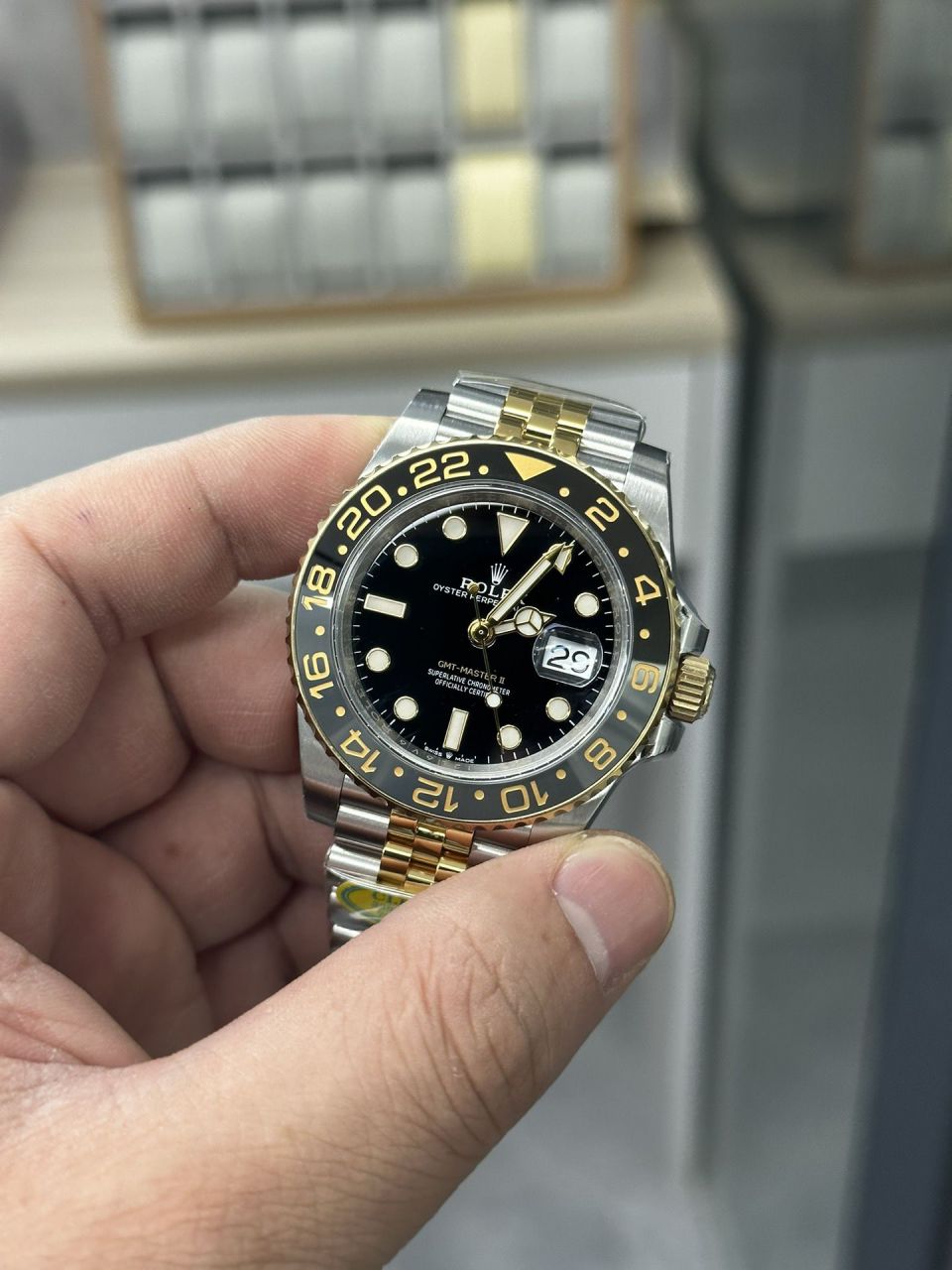 clean Rolex 一比一复刻高仿手表 GMT MASTER 皮蛋圈m126713grnr-0001 wrist watch  / R838
