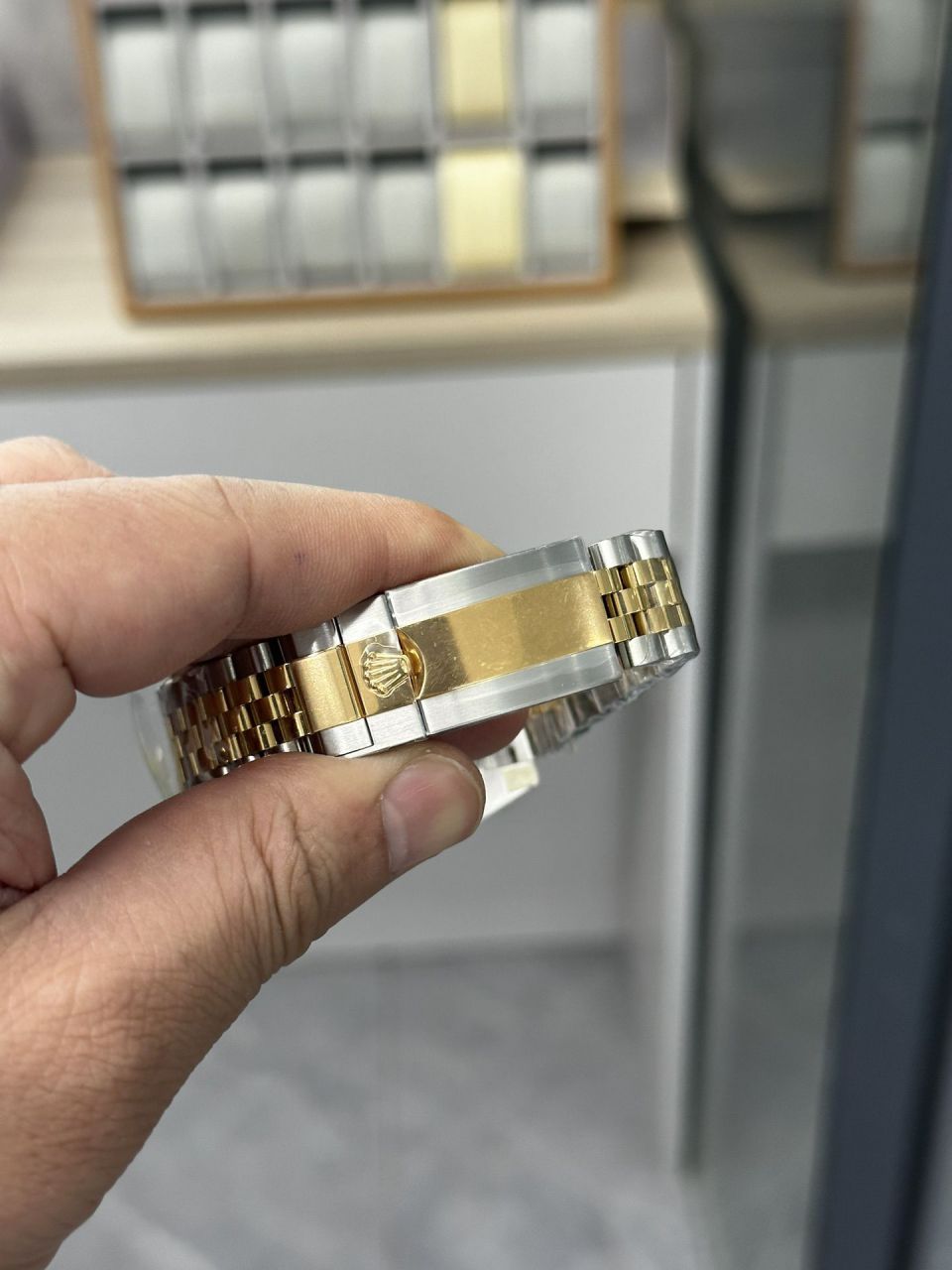 clean Rolex 一比一复刻高仿手表 GMT MASTER 皮蛋圈m126713grnr-0001 wrist watch  / R838