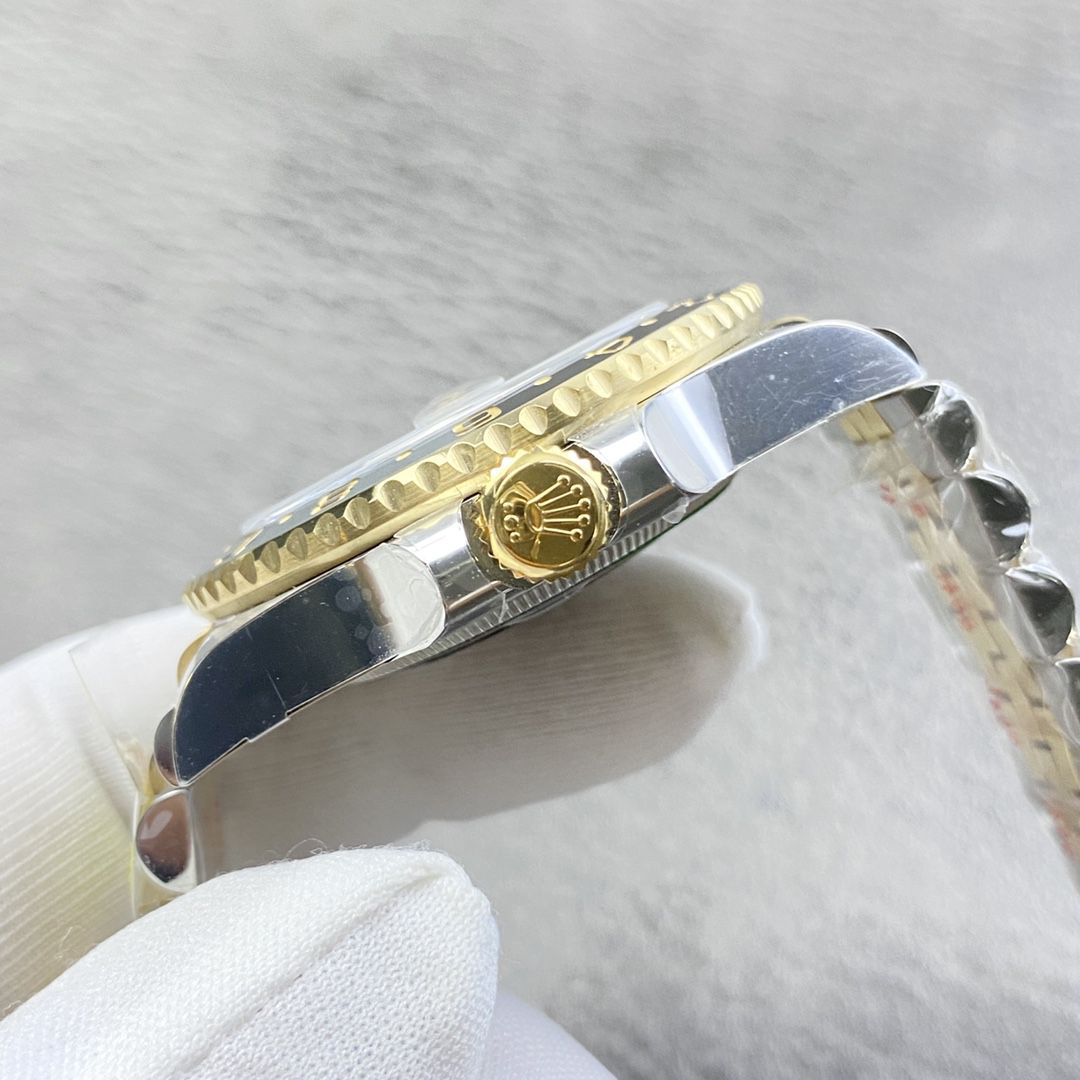 clean Rolex 一比一复刻高仿手表 GMT MASTER 皮蛋圈m126713grnr-0001 wrist watch  / R838