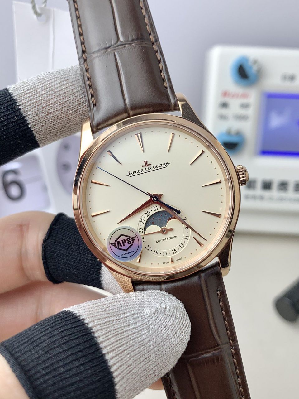  Video analysis APS Factory  Jaeger-LeCoultre 月相 top 复刻高仿超薄月相1368480，1362511，1368471，1368430手表 / JJ196