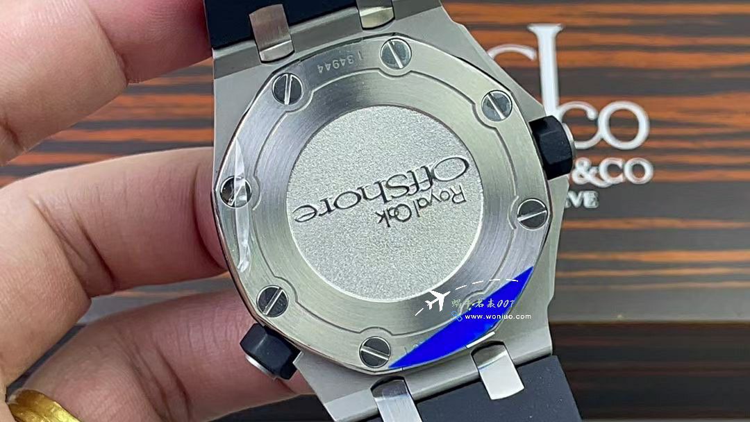 APS top 复刻高仿Audemars Piguet  Royal Oak Offshore 系列15703ST.OO.D002CA.01 wrist watch  / AP272