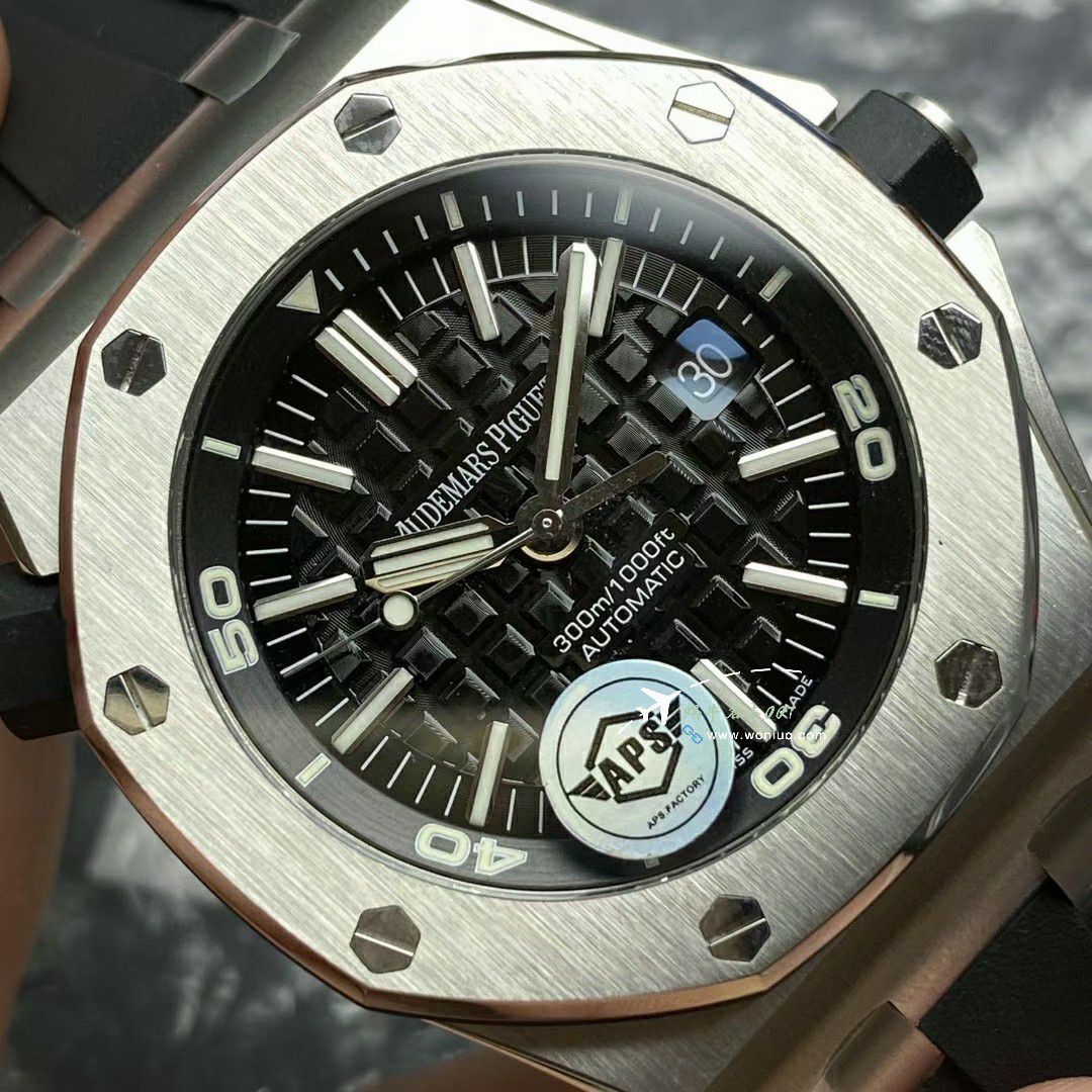 APS top 复刻高仿Audemars Piguet  Royal Oak Offshore 系列15703ST.OO.D002CA.01 wrist watch  / AP272