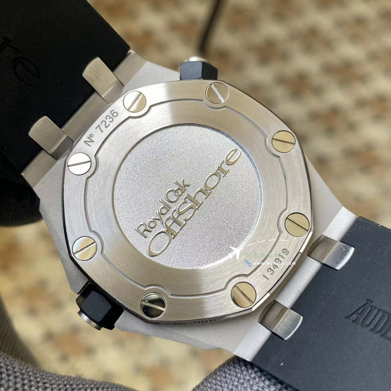 APS top 复刻高仿Audemars Piguet  Royal Oak Offshore 系列15703ST.OO.D002CA.01 wrist watch  / AP272