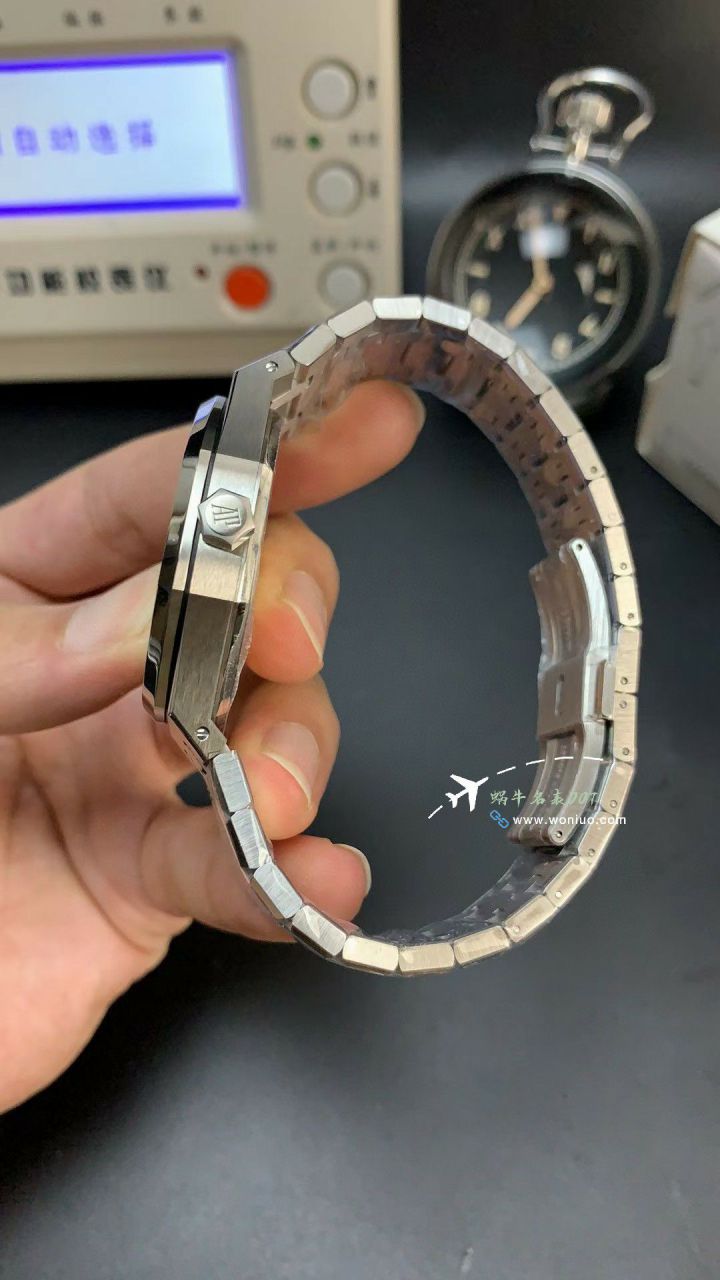 APS复刻高仿Audemars Piguet 皇家橡树系列15500ST.OO.1220ST.04 wrist watch  / AP273