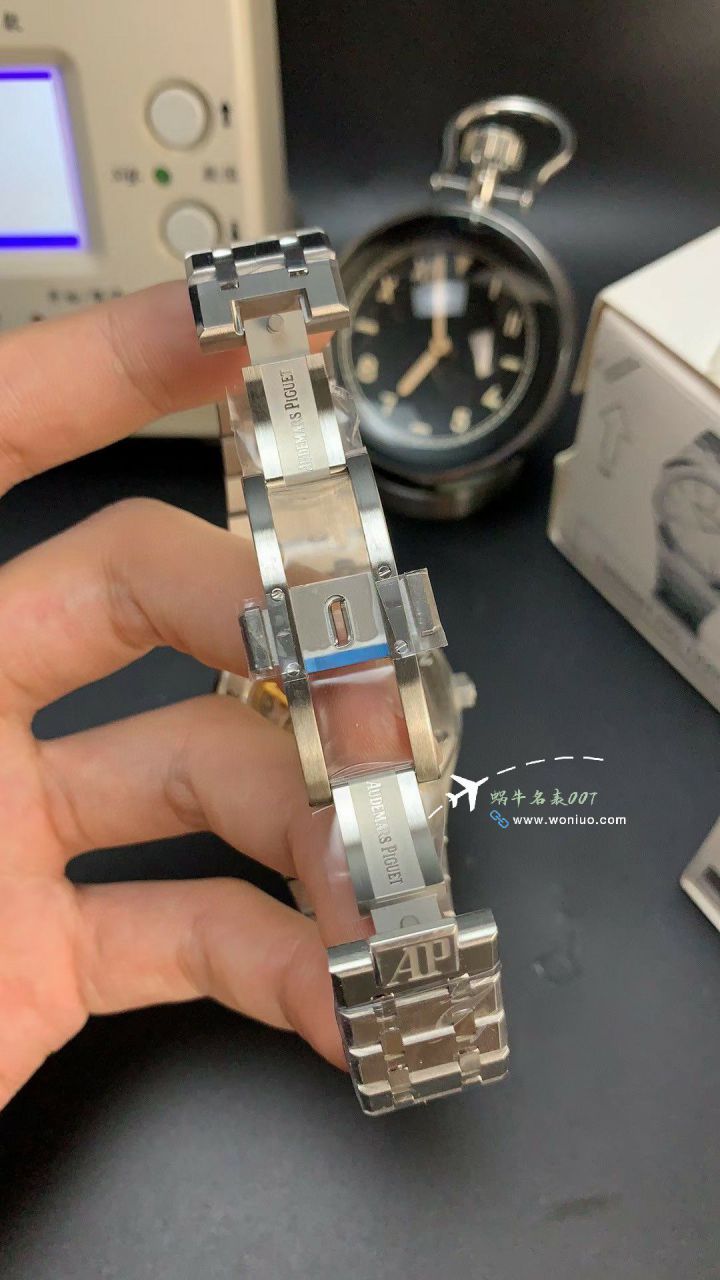 APS复刻高仿Audemars Piguet 皇家橡树系列15500ST.OO.1220ST.04 wrist watch  / AP273