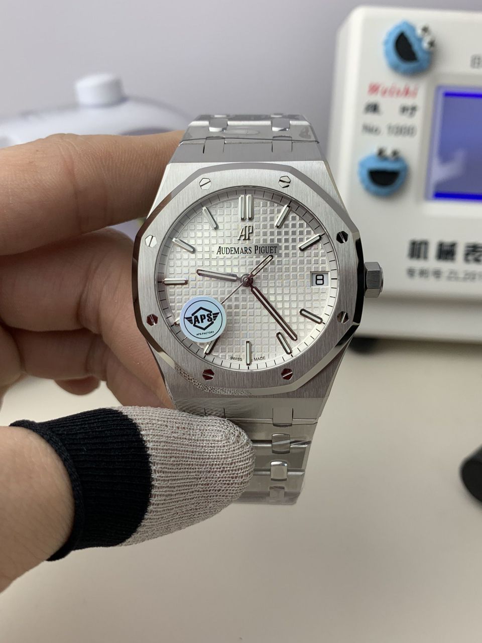 APS复刻高仿Audemars Piguet 皇家橡树系列15500ST.OO.1220ST.04 wrist watch  / AP273