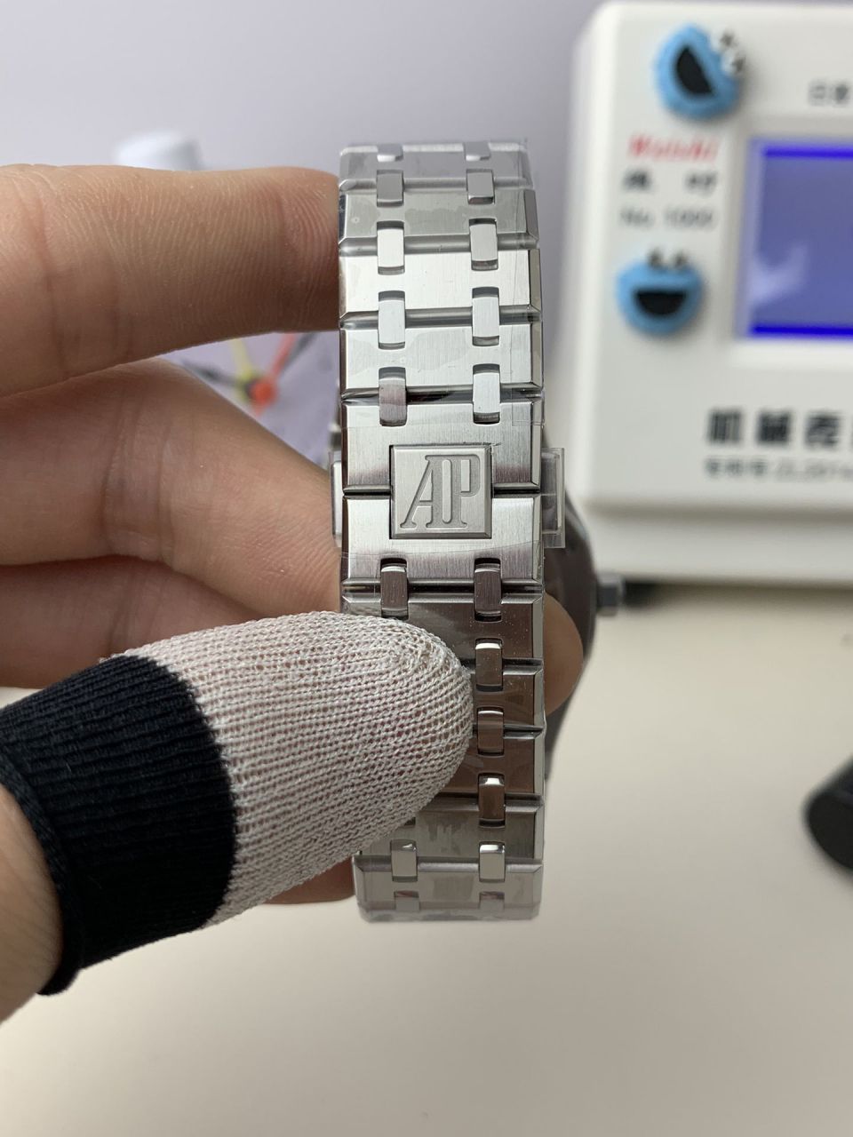 APS复刻高仿Audemars Piguet 皇家橡树系列15500ST.OO.1220ST.04 wrist watch  / AP273
