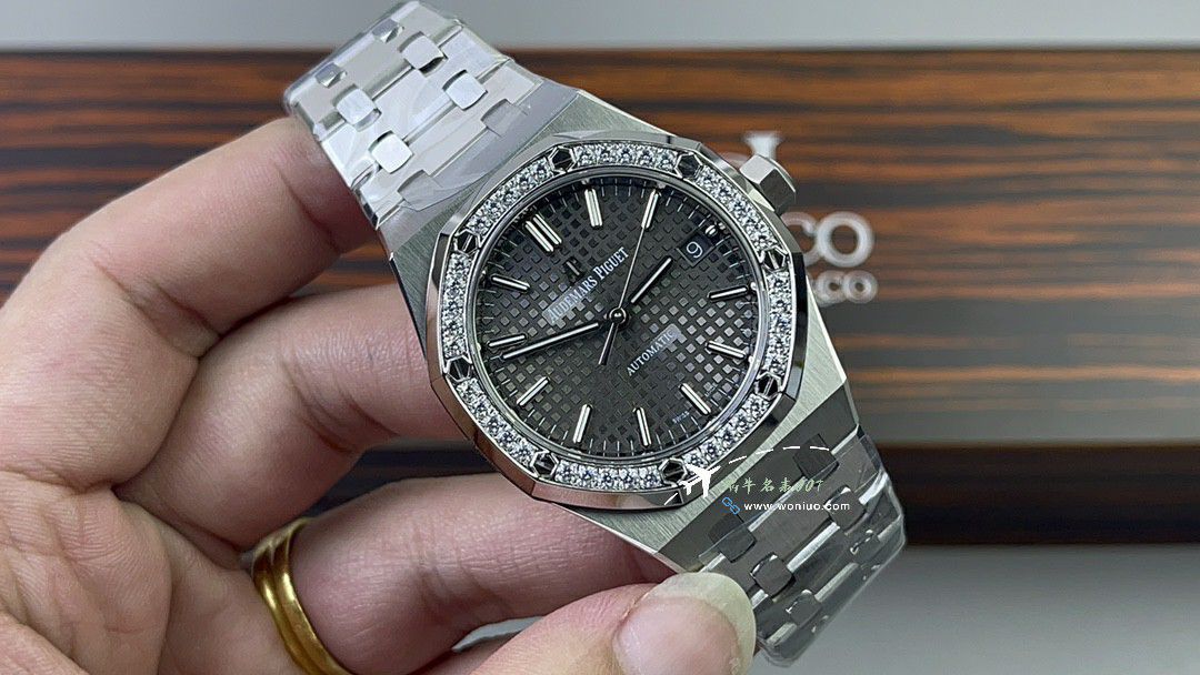 APSAudemars Piguet 皇家橡树复刻高仿 wrist watch 15451ST.ZZ.1256ST.03，15451ST. ZZ.1256ST.01，15451ST.ZZ.D011CR.01，15451ST.ZZ.1256ST.02 / AP276