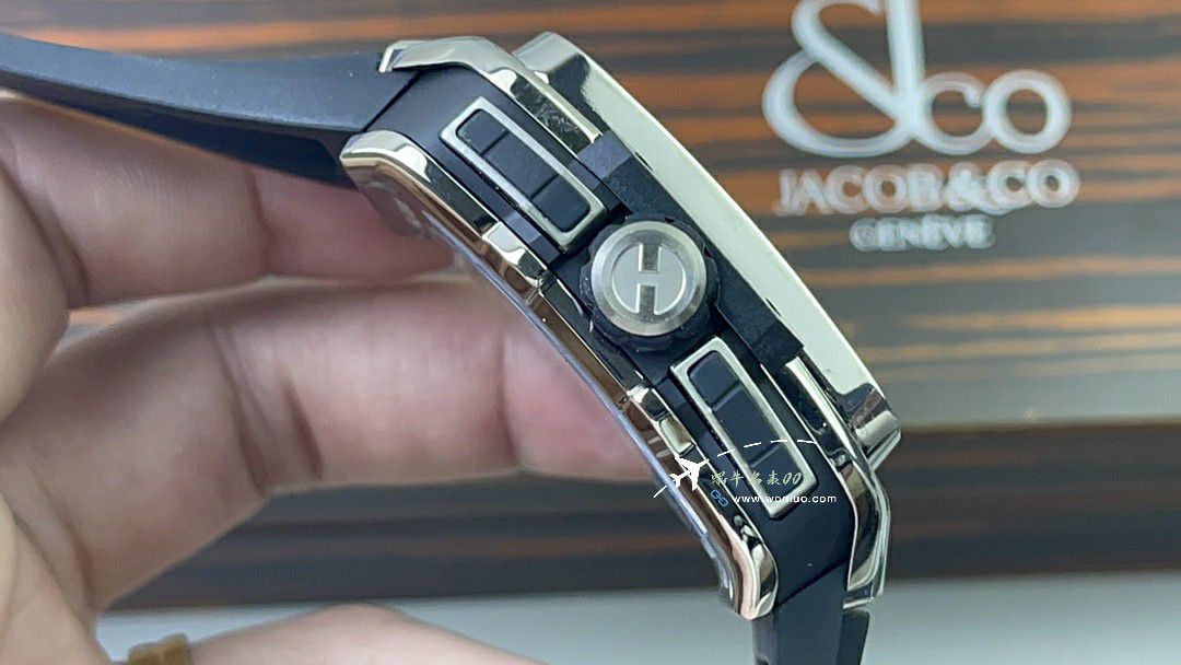 BBF hublot SQUARE BANG UNICO方形一比一复刻高仿表821.OX.0180.RX，821.OM.0180.RX，821.NM.0170.RX，821.NX.0170.RX / YB131