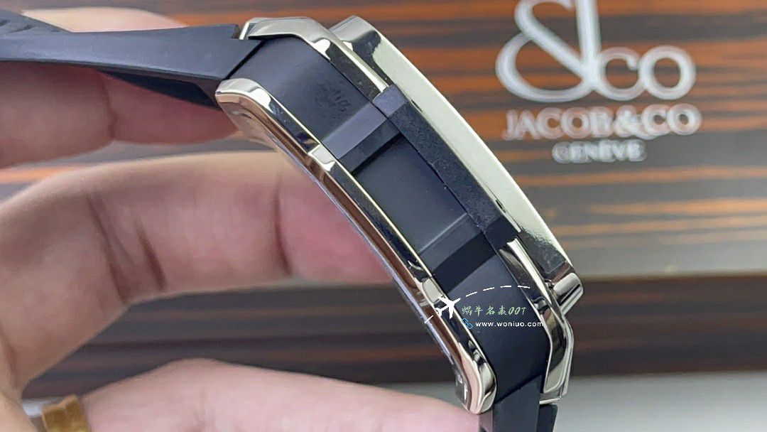 BBF hublot SQUARE BANG UNICO方形一比一复刻高仿表821.OX.0180.RX，821.OM.0180.RX，821.NM.0170.RX，821.NX.0170.RX / YB131