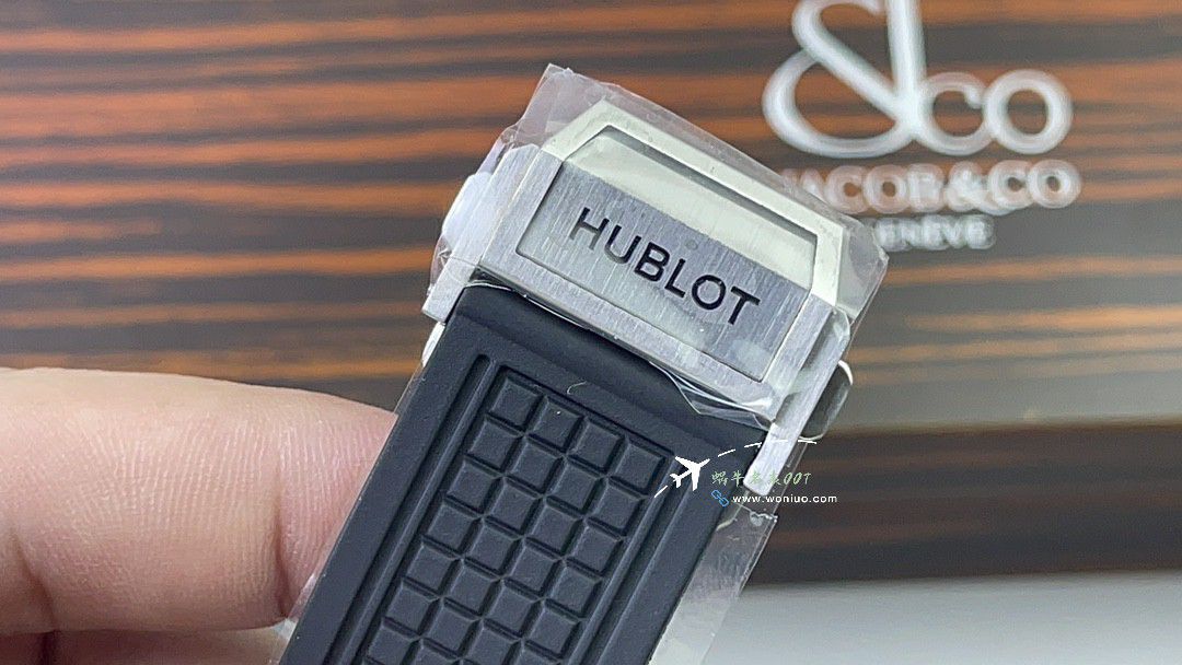 BBF hublot SQUARE BANG UNICO方形一比一复刻高仿表821.OX.0180.RX，821.OM.0180.RX，821.NM.0170.RX，821.NX.0170.RX / YB131