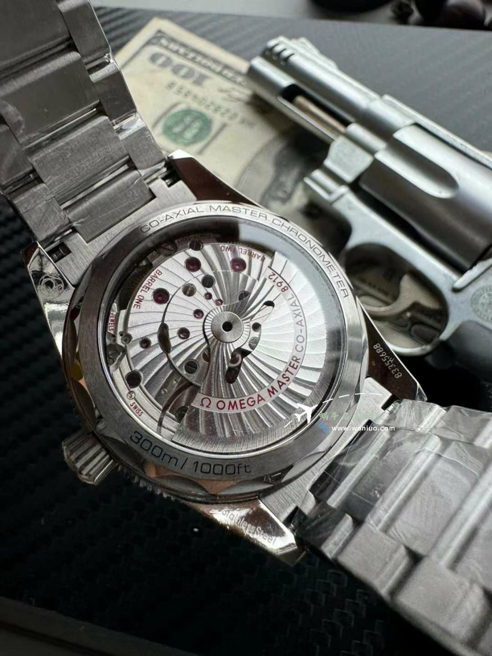 VSOMEGA Seamaster 300米复古锅盖复刻高仿234.30.41.21.01.001 wrist watch  / VS799