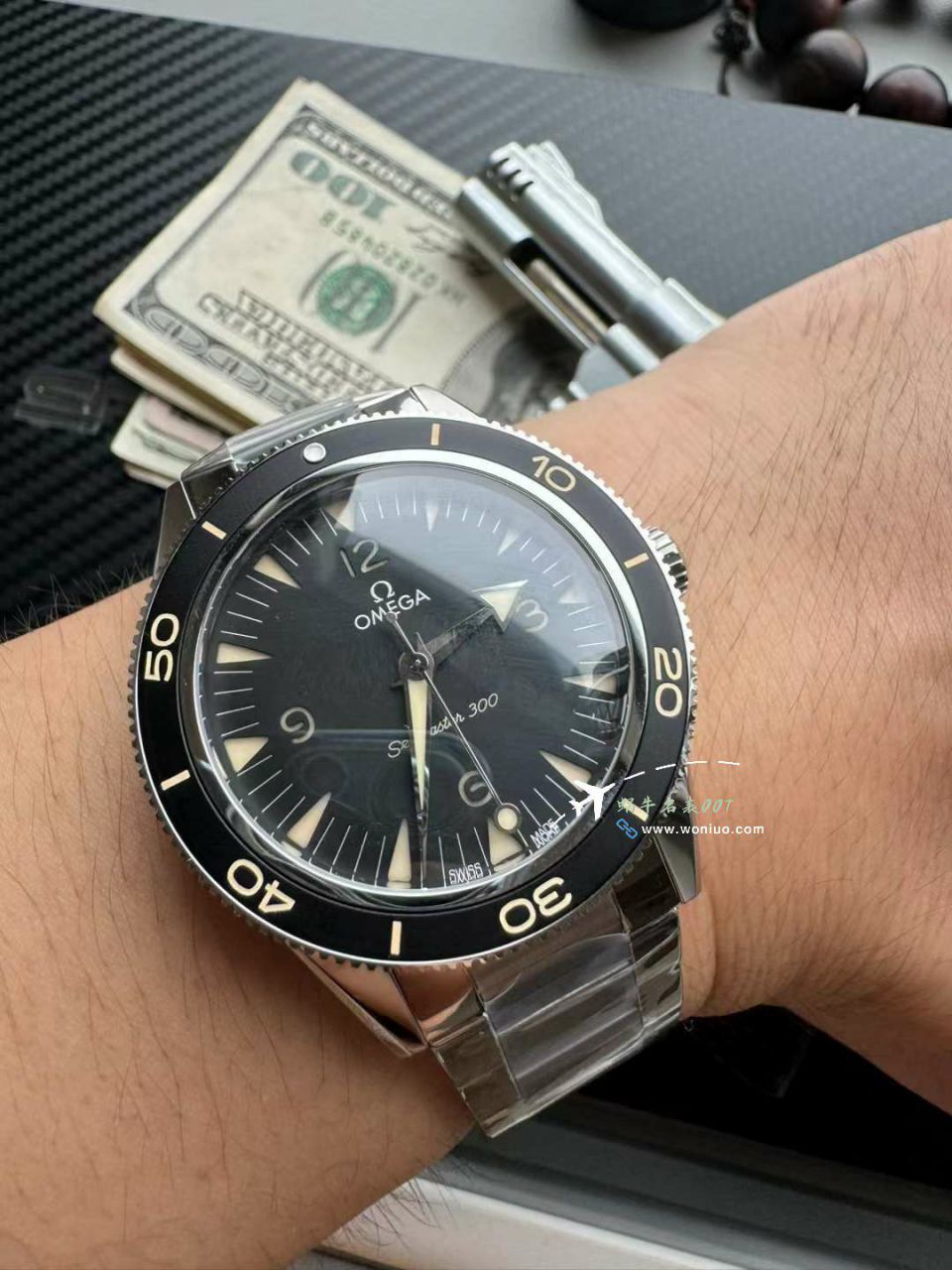 VSOMEGA Seamaster 300米复古锅盖复刻高仿234.30.41.21.01.001 wrist watch  / VS799