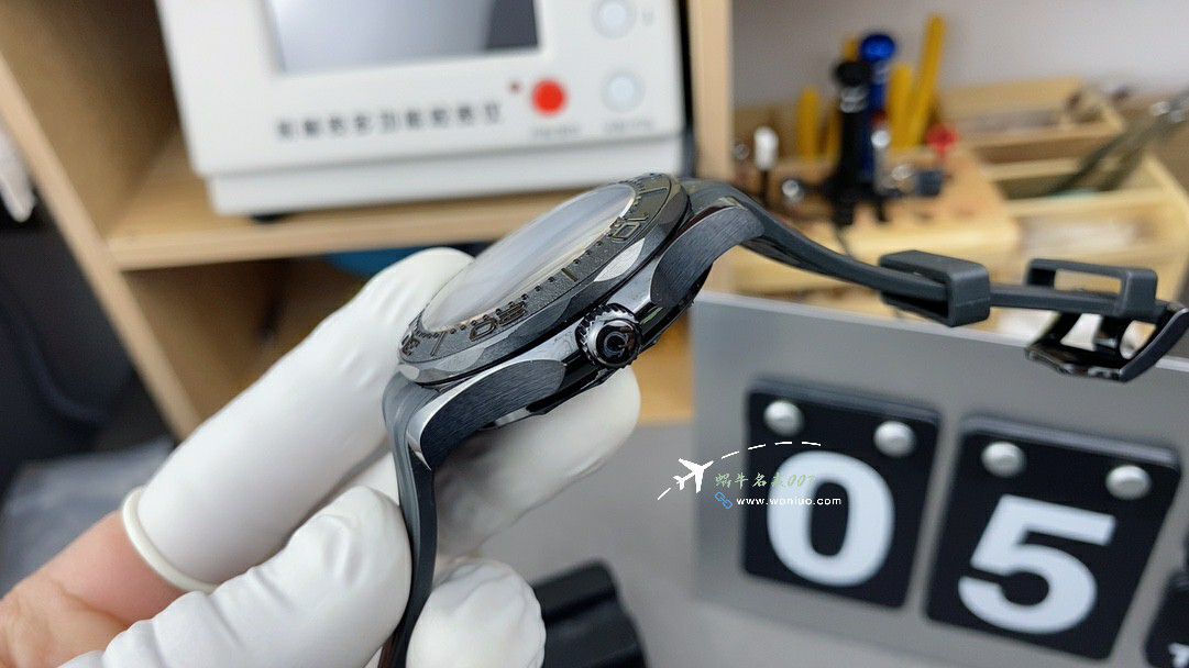 VS Factory OMEGA Seamaster 300米黑武士 top 复刻高仿手表210.92.44.20.01.003 wrist watch  / VS806