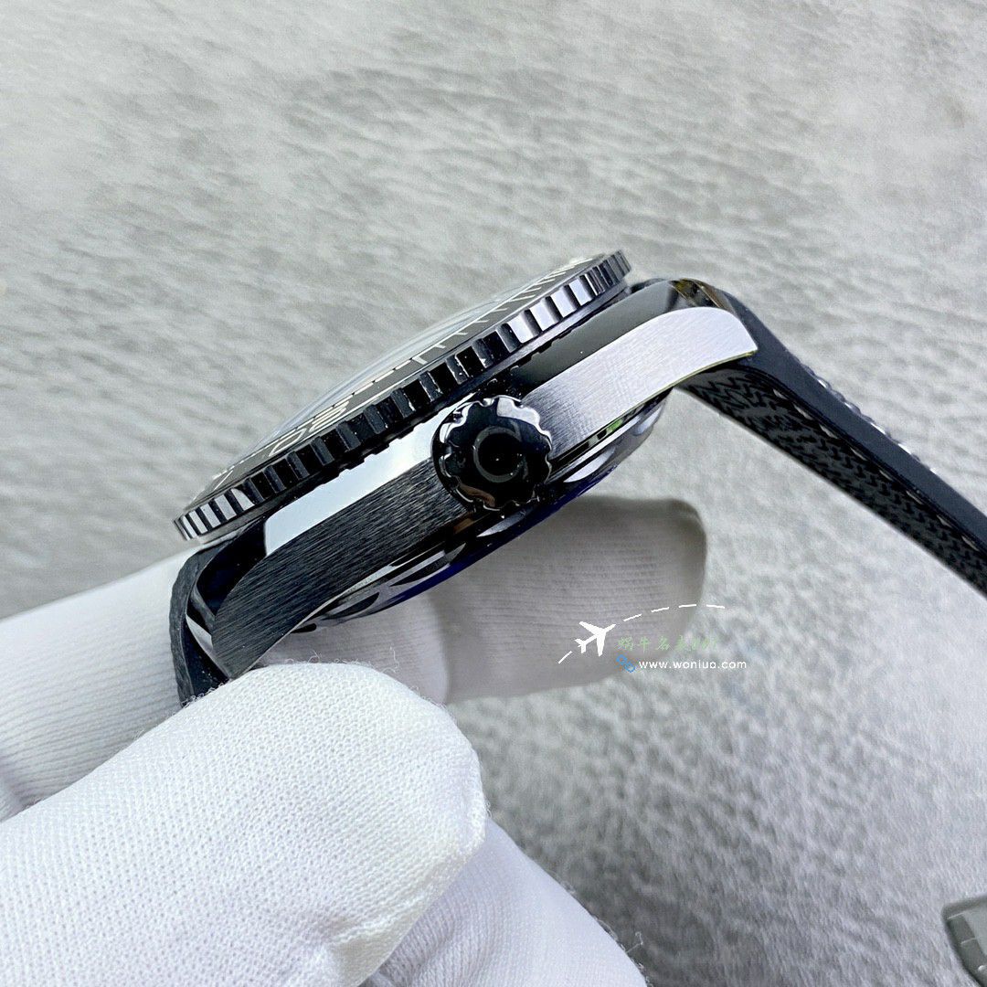 VS Factory OMEGA Seamaster 300米黑武士 top 复刻高仿手表210.92.44.20.01.003 wrist watch  / VS806