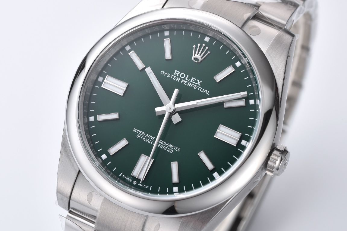 clean Factory  Rolex  oyster perpetual 动41毫米复刻高仿手表系列m124300-0005 wrist watch  / R881